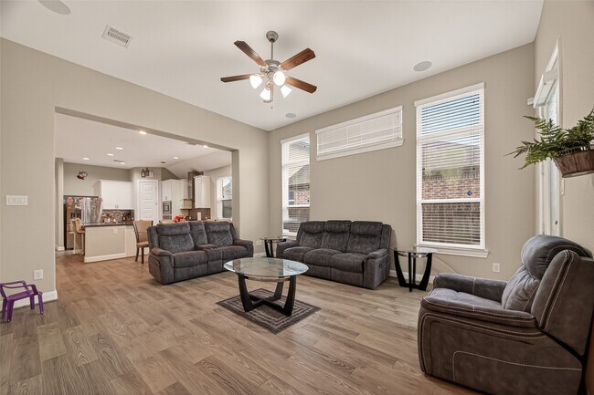 Photo - 2209 Hidden Meadow Ln