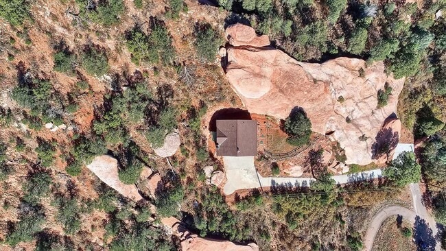 Photo - Beautiful 3 Bed Home Perched on a Mountain Side!!