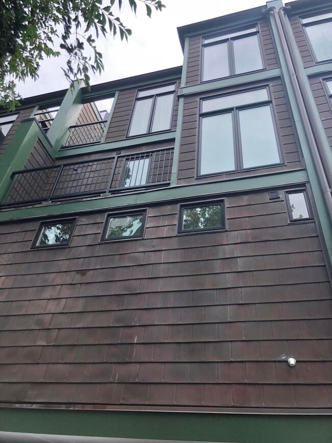 Photo - 622 W Main St Unidad 110