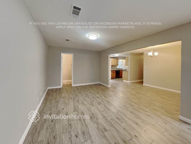 Photo - 102 Whitham St