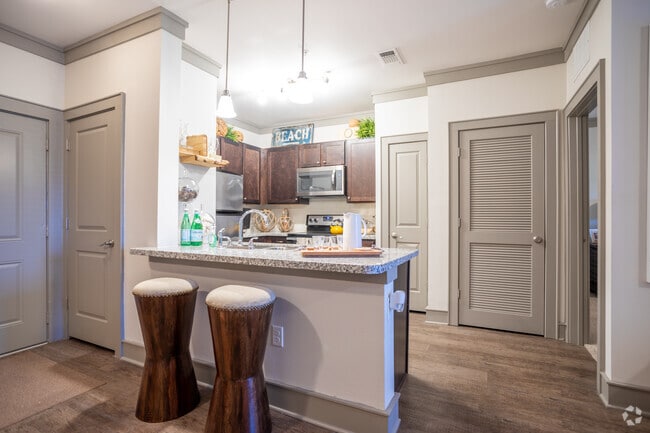 2BR,2BA_B1_1,103 SqFt