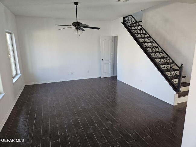 Photo - 13513 Lartington St