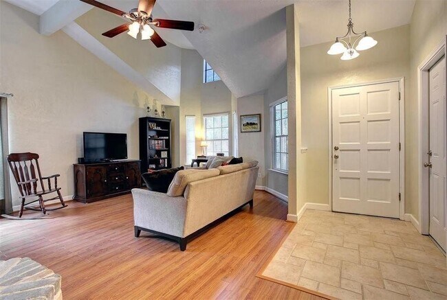 Photo - 3515 Meadowcrest Ln