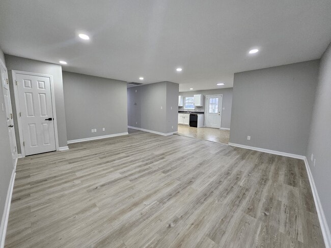 Photo - 3534 Hunt St