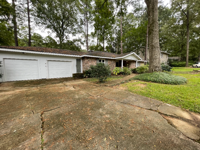 Building Photo - 1840 Highland Terrace Rental