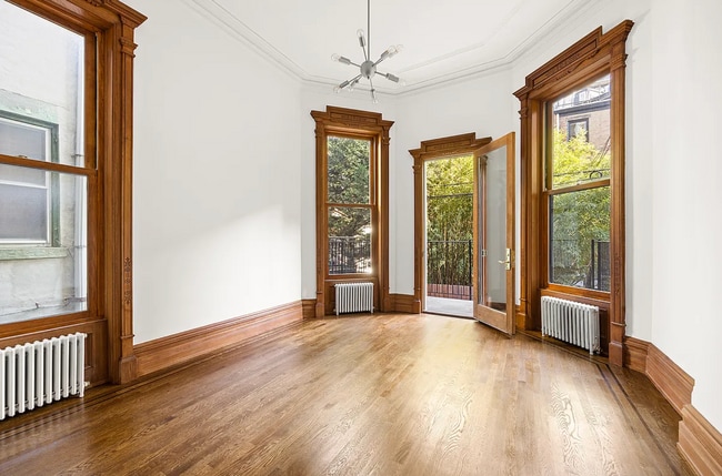 Building Photo - 323 Washington Ave Unit 1