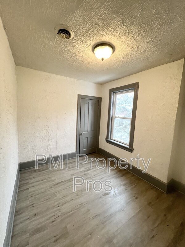 Photo - 1237A N 24th St