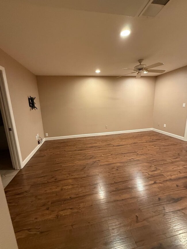 Photo - 290 Riverwood Cir