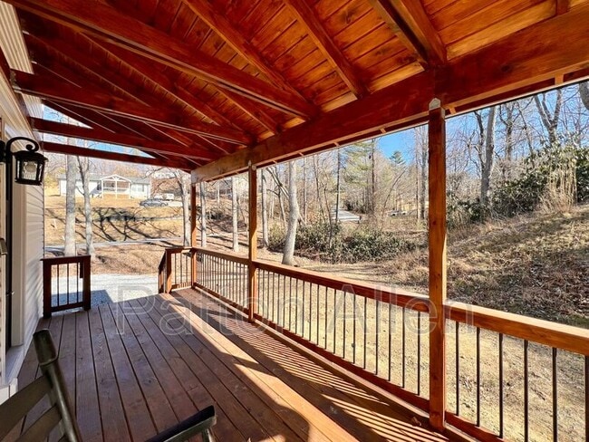 Photo - 305 Glenn Bridge Rd