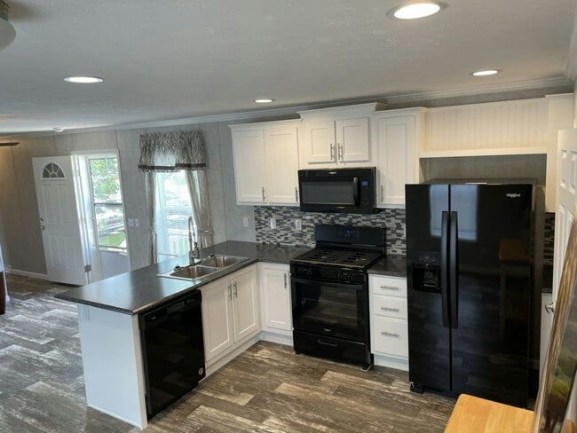 Photo - 145 Del Ct E