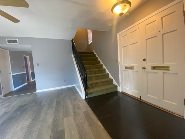 Photo - 324 Laurens St SW