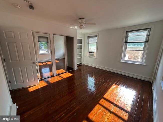 Building Photo - 3700 Midvale Ave Unit 2 Rental