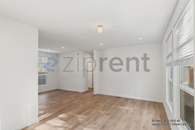 Photo - 1133 Lovell Ave Casa