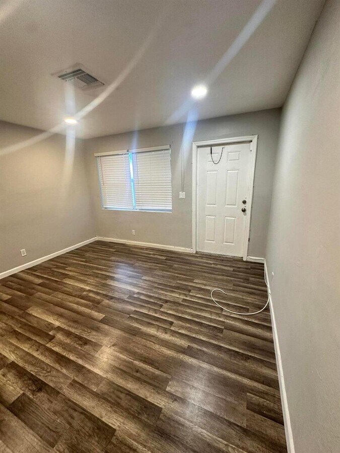 Photo - 907 8th St Casa