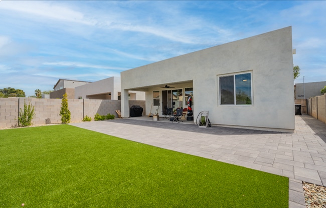 Photo - Beautiful modern contemporary home
