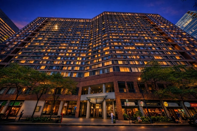 Photo - 211 E Ohio St Unit T01