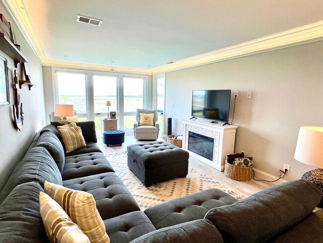 Building Photo - 2112 Landfall Way Unit ID1248620P Rental