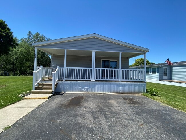 Building Photo - 3660 S Lapeer Rd Rental