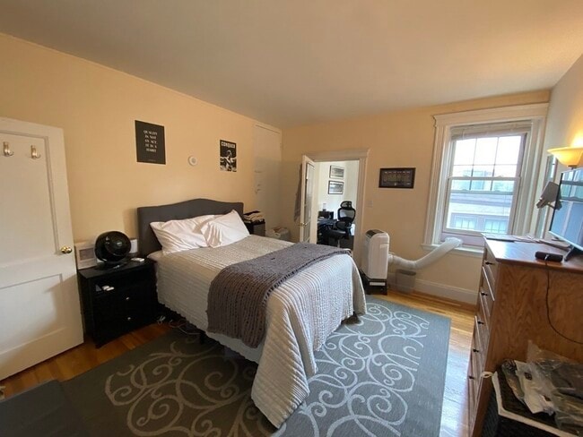 Photo - 77 Parkman St Unit 4