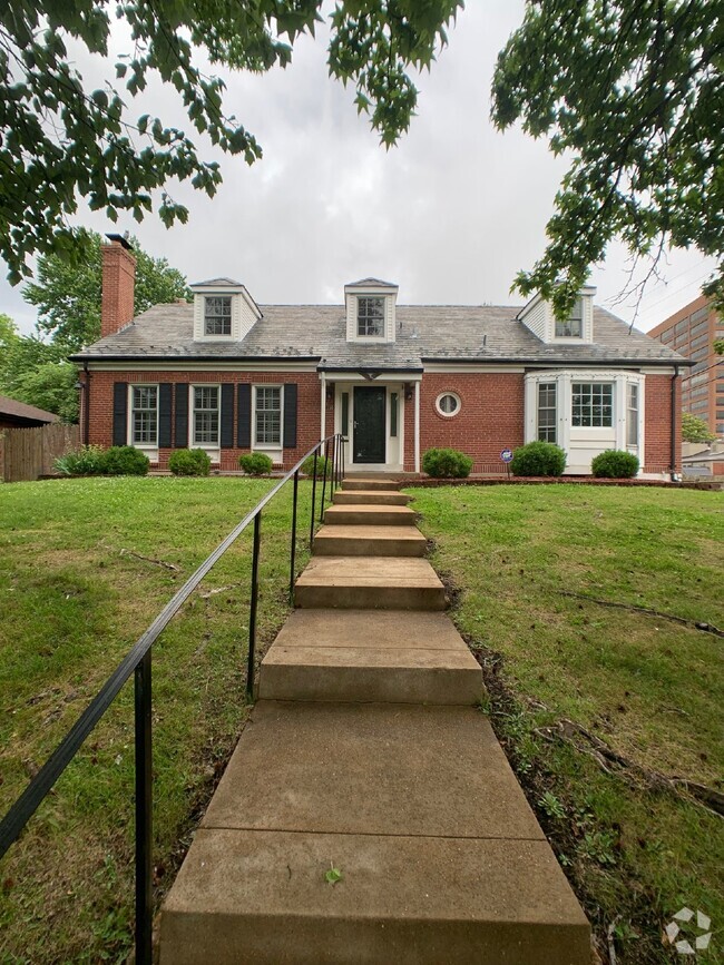 Building Photo - Gorgeous renovated 5 bed 3.5 bath in Clayton Rental