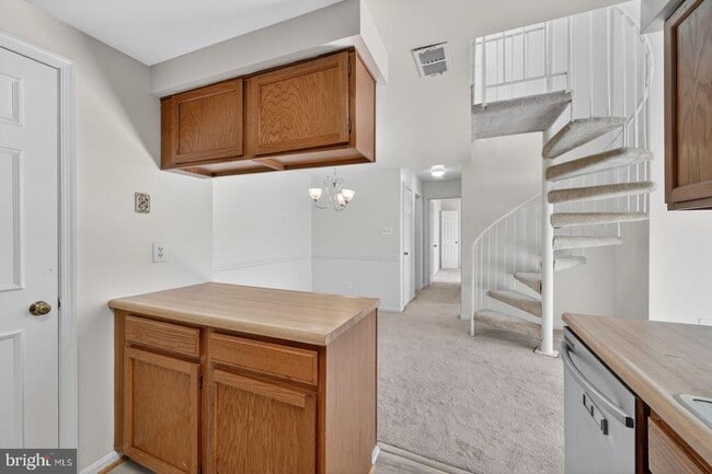 Photo - 6903 Sandra Marie Cir Unit B