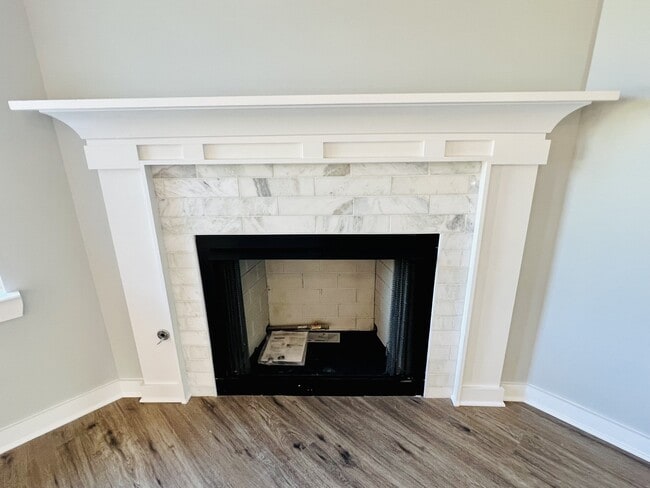 Photo - 731 N Main St