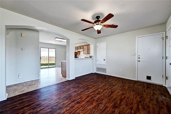 Photo - 11724 Gemmer St