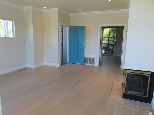 Building Photo - 100 Lucky Dr Unit 108