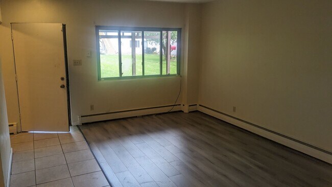 Photo - 105 Hilltop Dr Unit J