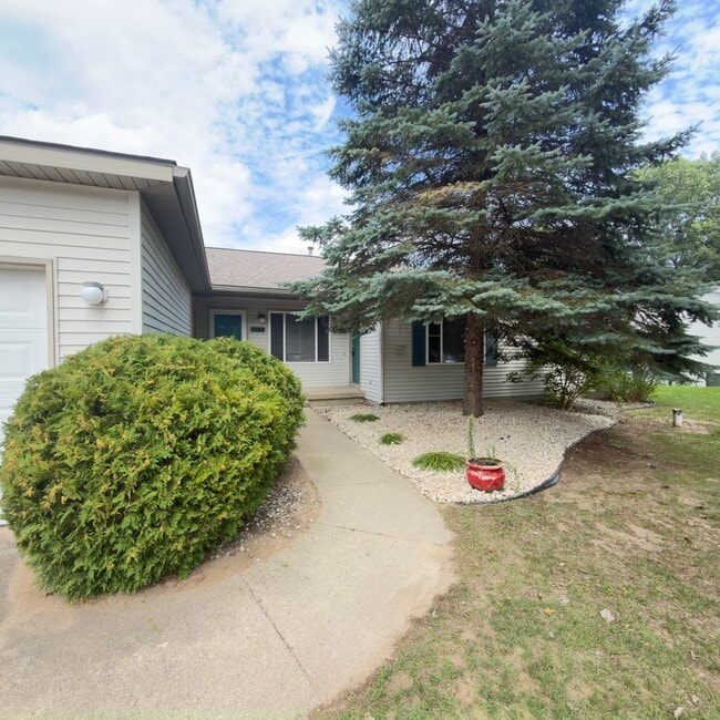 Photo - 4443 Hillrise Ct NE