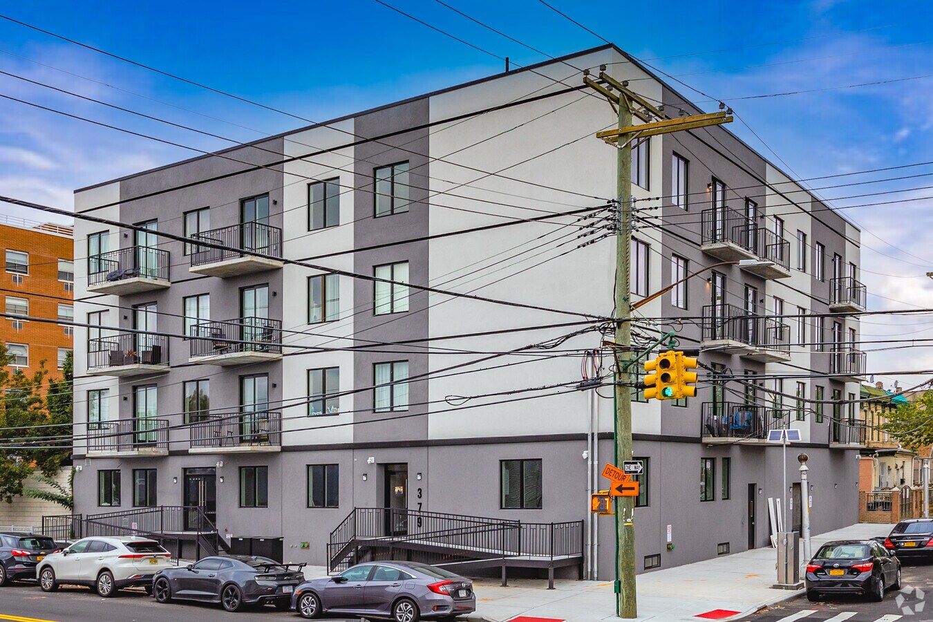 Photo - 379 Dewitt Ave Apartments