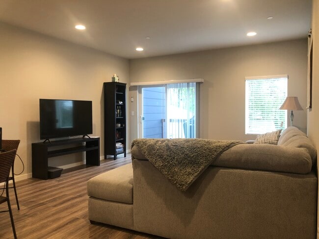 15113 40th Ave W