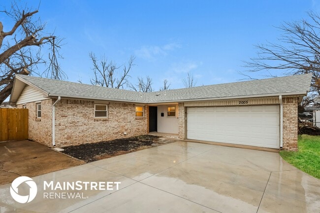 Photo - 2005 Fox Ave