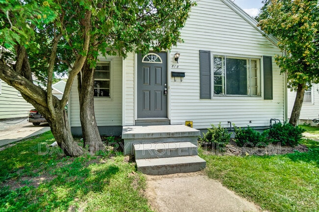 Photo - 818 Brookley Blvd