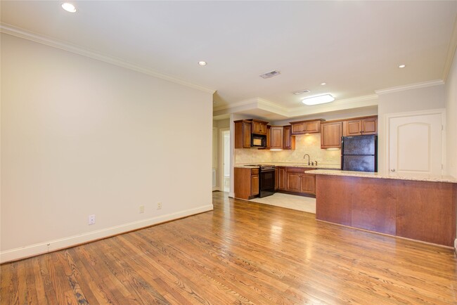 Photo - 6503 Mapleridge St Unit C