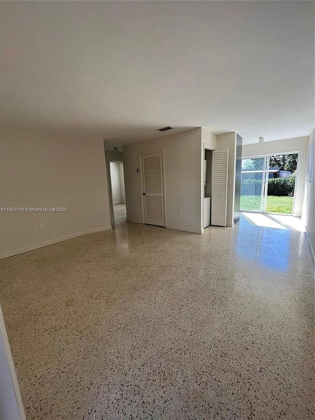 Photo - 628 W 17th St Unit 628
