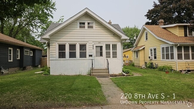 Building Photo - 220 8th Ave S Rental