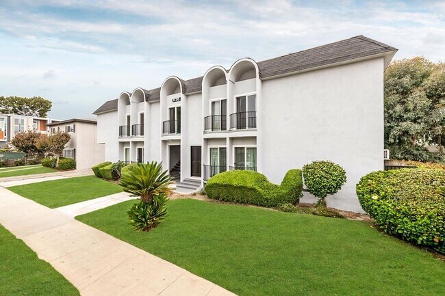 Photo - 1738 Armacost Ave,