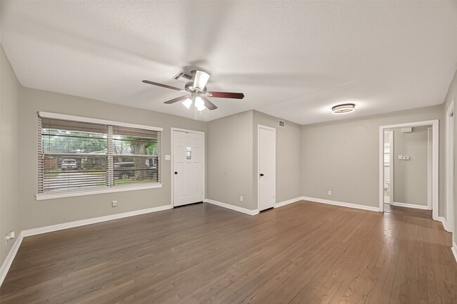 Photo - 514 Evonne St