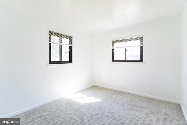 Photo - 4203 Lyons St