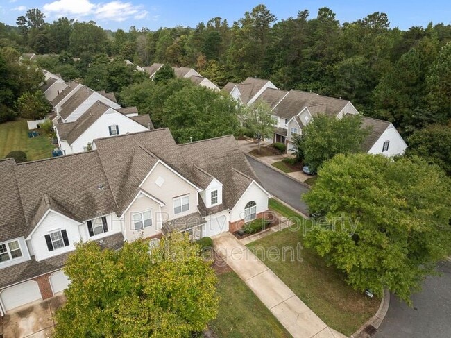 Photo - 949 Pensford Dr