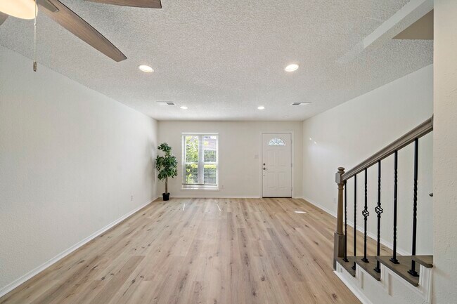 Photo - 1227 Country Pl Dr Unidad True
