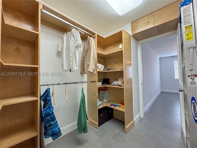 220 Washington Dr Unidad 4B