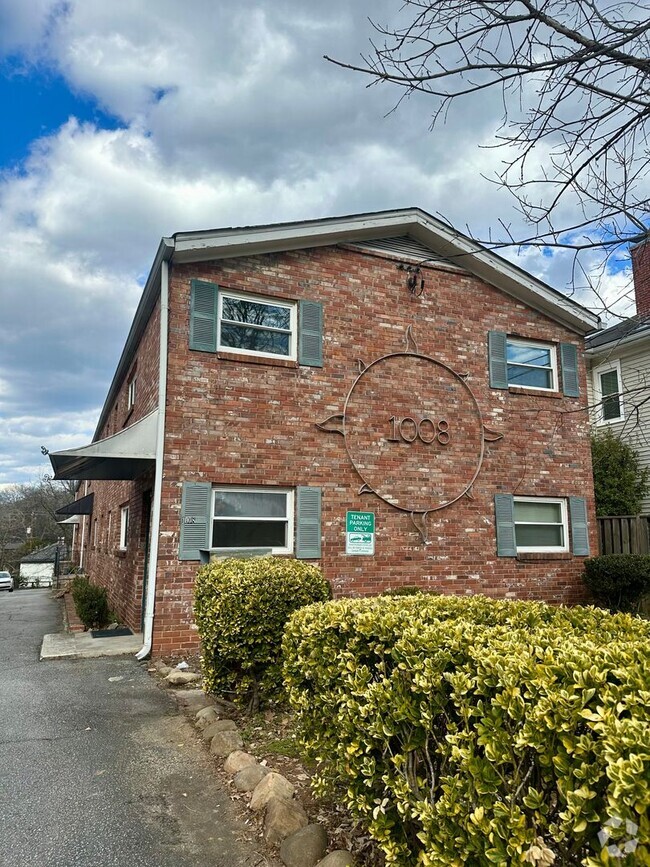 Building Photo - 1008 St Charles Ave NE Unit #2 Rental