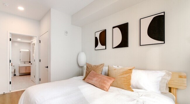 Photo - 215 Grove St Unidad 806