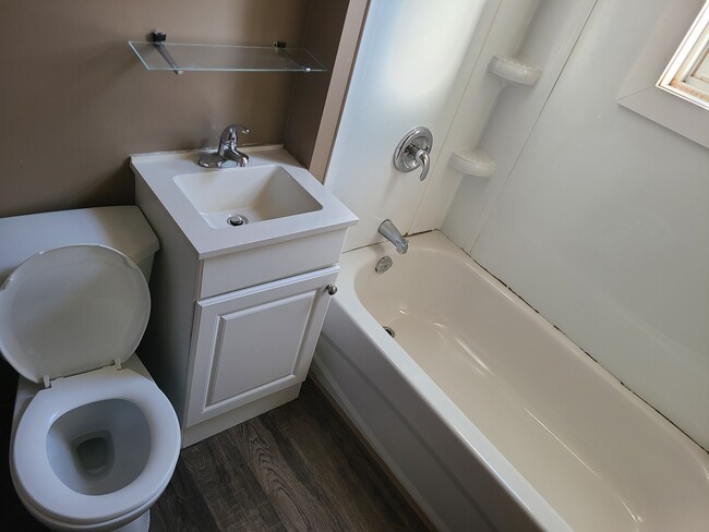 Photo - 1574 Logan Ave Unit 3