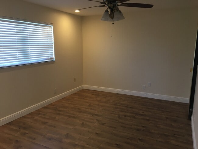 Photo - 5780 Fernley Dr W