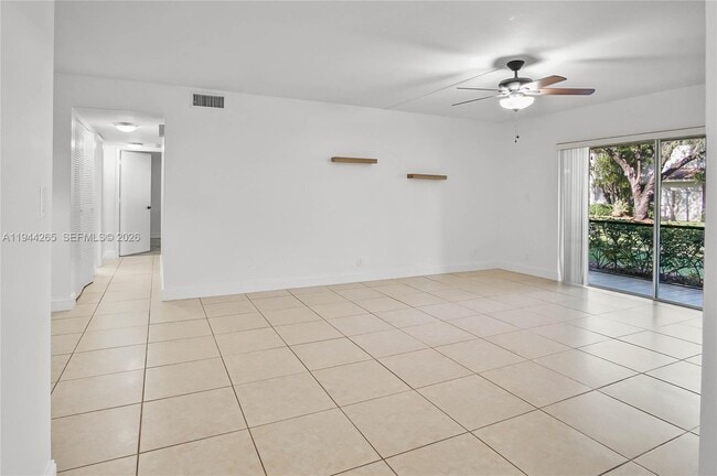 Photo - 606 Gardens Dr Unit 103