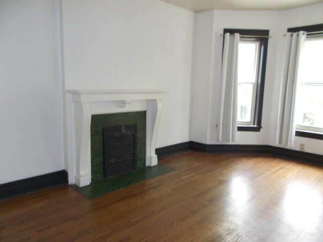 Photo - 5715 S Sangamon St