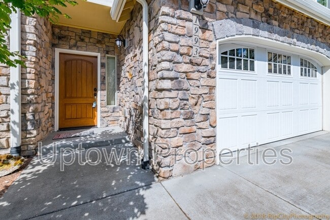 1993 NE 48th Way